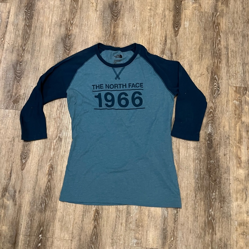 The North Face 3/4 Sleeve Tee🦕